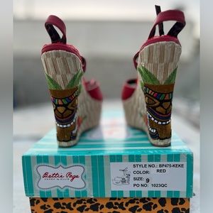 Keke Tiki Wedges by Bettie Page